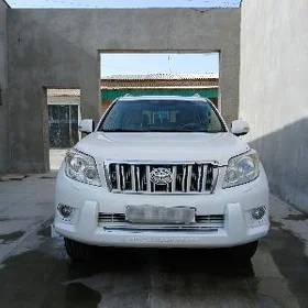 Toyota Land Cruiser Prado 2011