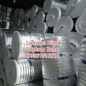 Laminat dusek falgal dusek