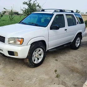 Nissan Pathfinder 2000