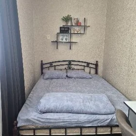 кровать двуспальная
