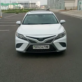Toyota Camry 2019
