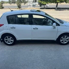 Nissan Versa 2008