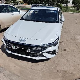 Hyundai Elantra 2025