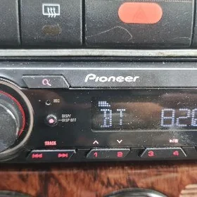 pioneer MVH-S215BT