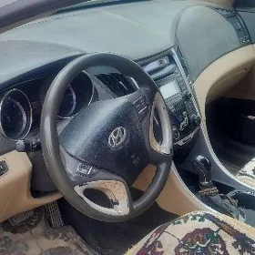 Hyundai Sonata 2011