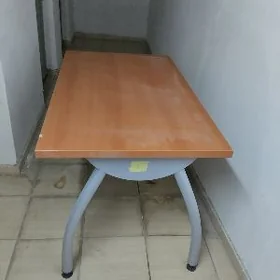 Kompyuternyy stol