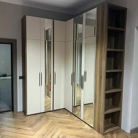 нужен помощник в мебельный цех