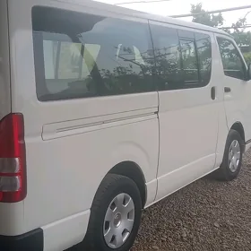 Toyota Hiace 2005