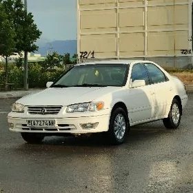 Toyota Camry 2000