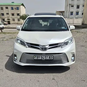 Toyota Sienna 2016
