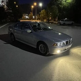 BMW E39 2001