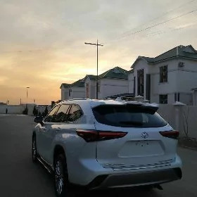 Toyota Highlander 2022