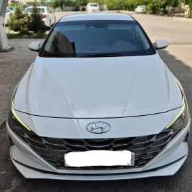 Hyundai Elantra 2022