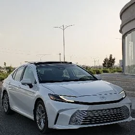 Toyota Camry 2025