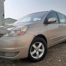 Toyota Sienna 2004