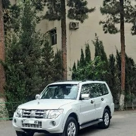 Mitsubishi Pajero 2013