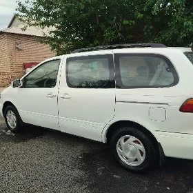 Toyota Sienna 2000