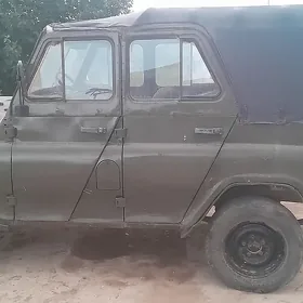 UAZ 469 1990