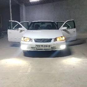 Toyota Camry 2000