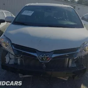 Toyota Sienna 2020