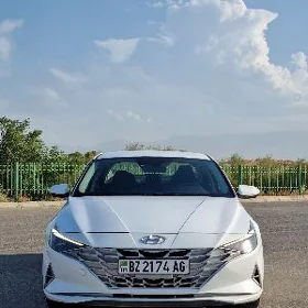 Hyundai Elantra 2022