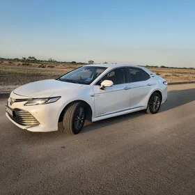 Toyota Camry 2021