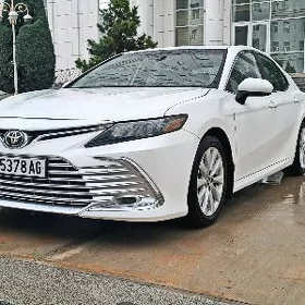 Toyota Camry 2019