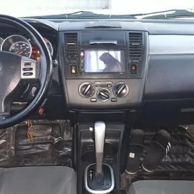Nissan Versa 2011