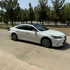 Lexus ES 350 2022