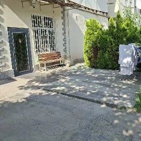 30 mkr 1 etaj beyik potolok