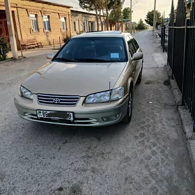 Toyota Camry 2001