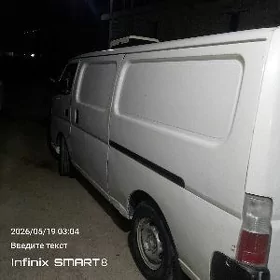 Nissan Urvan 2009