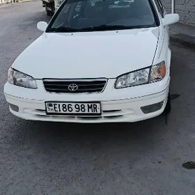 Toyota Camry 2000