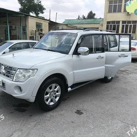 Mitsubishi Pajero 2013