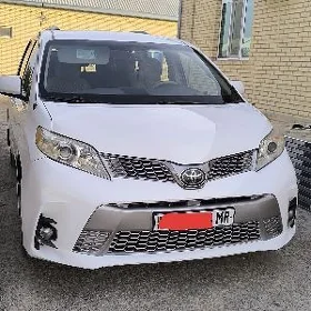 Toyota Sienna 2011