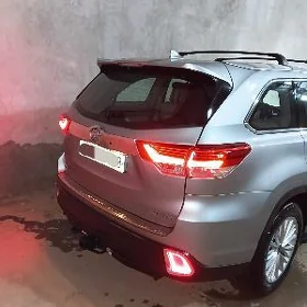 Toyota Highlander 2019