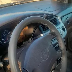 Toyota Sienna 2002