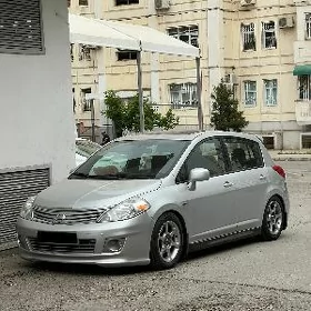 Nissan Versa 2011