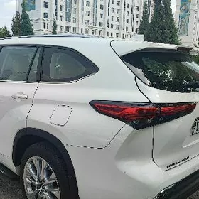 Toyota Highlander 2021