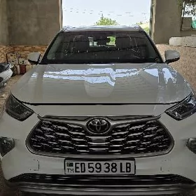 Toyota Highlander 2021