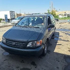 Toyota Sienna 1999