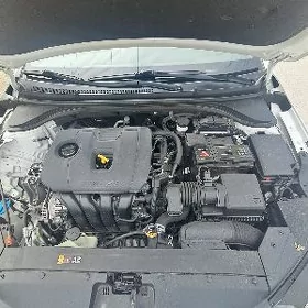 Hyundai Elantra 2020