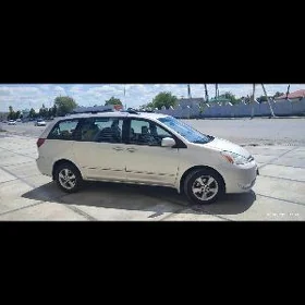 Toyota Sienna 2004