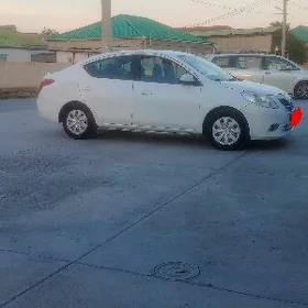Nissan Versa 2011