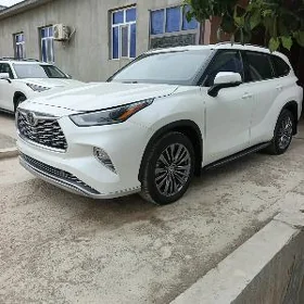 Toyota Highlander 2021