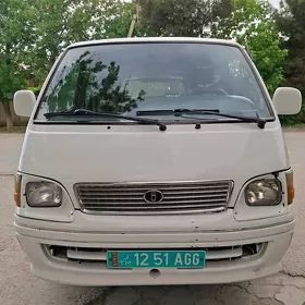 Toyota Hiace 2004