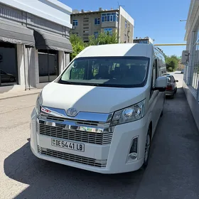 Toyota Hiace 2019