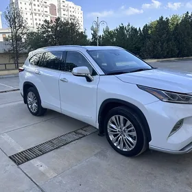 Toyota Highlander 2020