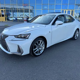 Lexus IS 300 2019