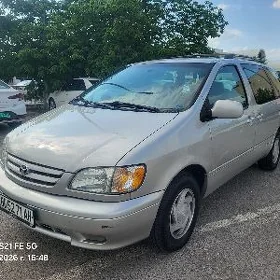 Toyota Sienna 2002